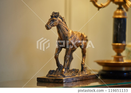 metal horse figure for living room decoration 119851133