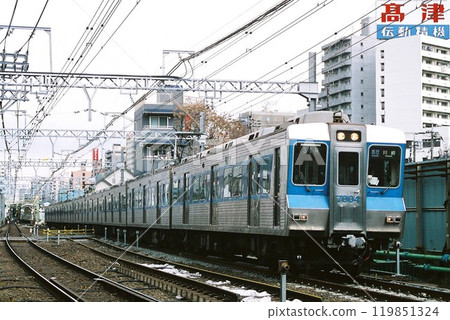 Hokuso Railway 7000 series train on the Keikyu Main Line heading towards Kawasaki Hokuso Railway 7000 series train on the Keikyu Main Line heading towards Kawasaki 119851324