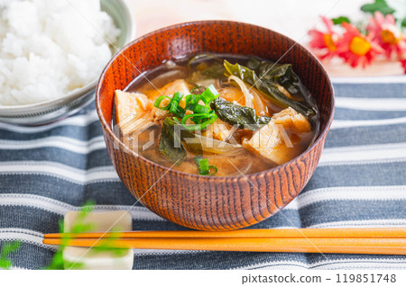 京都炸雞蔬菜味噌湯 京都炸雞蔬菜味噌湯 119851748