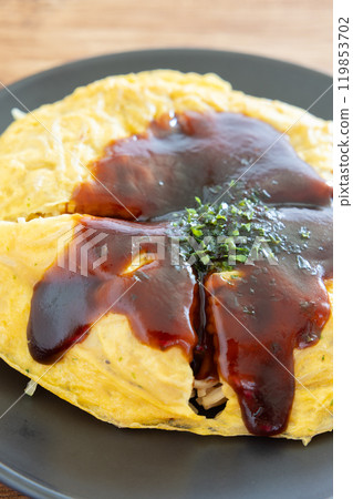 Delicious Hiroshima style okonomiyaki 119853702