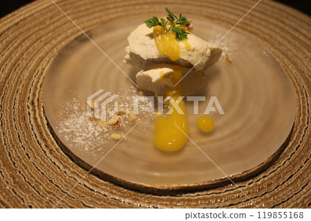 Mango mousse Mango mousse 119855168
