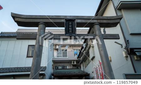 Shinto shrine torii 119857049