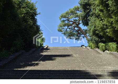 Fushimi Momoyama Imperial Mausoleum, stone steps, from the middle Fushimi Momoyama Imperial Mausoleum, stone steps, from the middle 119857858