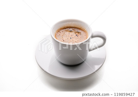 Freshly brewed coffee in a cup 119859427
