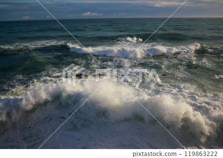 海浪拍擊桂濱 海浪拍擊桂濱 119863222