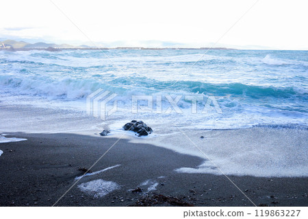 Waves crashing on Katsurahama Beach Waves crashing on Katsurahama Beach 119863227