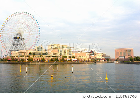 Yokohama  119863706