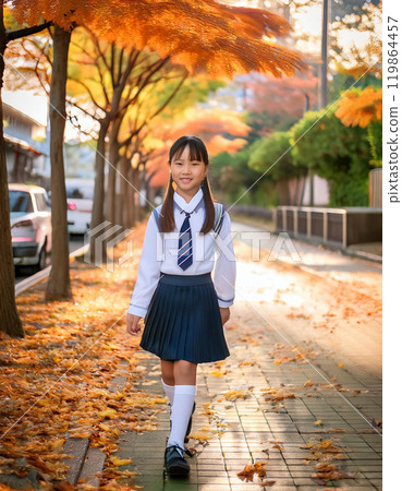 秋天的樹葉和微笑的女孩 119864457