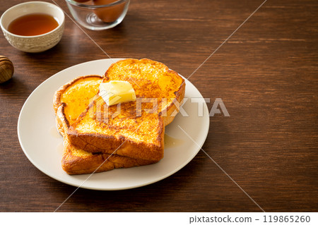 French toasted with butter and honey French toasted with butter and honey 119865260