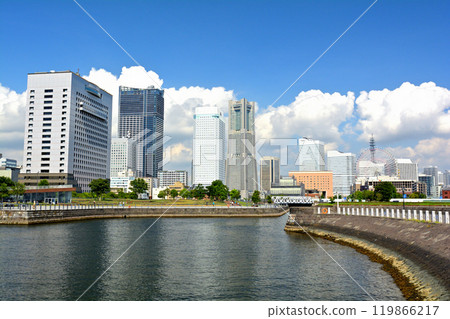 Yokohama  119866217