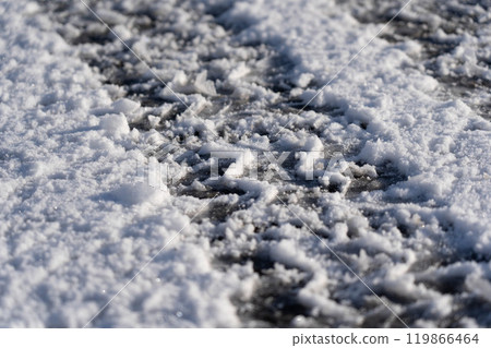 淺雪和輪胎痕跡 淺雪和輪胎痕跡 119866464