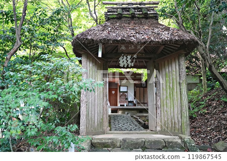 The mountain gate of Genjuan, Otsu, Shiga Prefecture (early autumn) 119867545