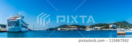 長崎港客船抵達(鑽石公主號)水邊之森公園全景【長崎市】 長崎港客船抵達(鑽石公主號)水邊之森公園全景【長崎市】 119867892