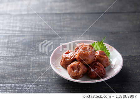 Kishu Nanko Plums Pickled in Shiso Leaf Kishu Nanko Plums Pickled in Shiso Leaf 119868997