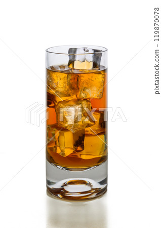 Fresh cocktail on a white background 119870078