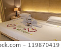 5-star hotel bed making and towel art Happy Birthday ③ 119870419