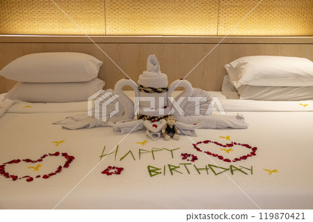 5-star hotel bed making and towel art Happy Birthday ⑤ 119870421