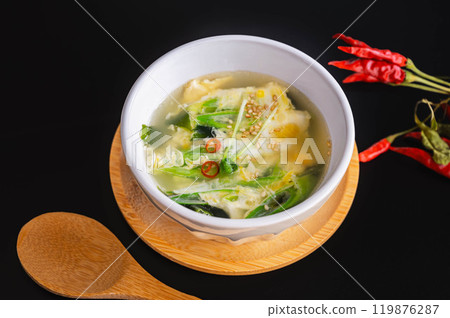 鬆軟的雞蛋湯 119876287