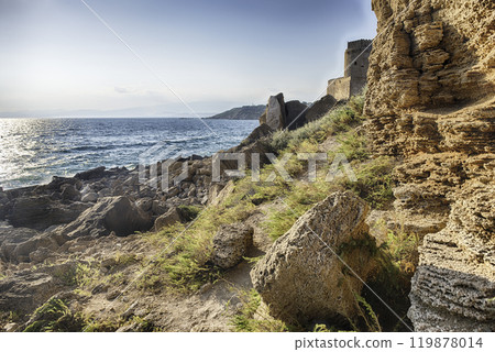 View of the Aragonese Castle, Isola di Capo Rizzuto, Italy 119878014