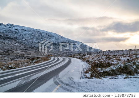 The R251 frozen in winter - County Donegal, Ireland 119878782
