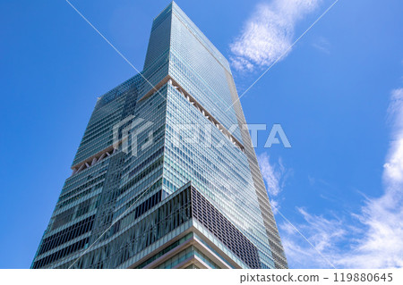 The exterior of Abeno Harukas on a clear day, which houses the Osaka Marriott Miyako Hotel 119880645