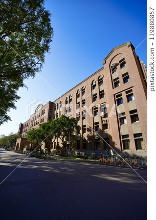 國立台灣大學（台灣台北市大安區） 119880857