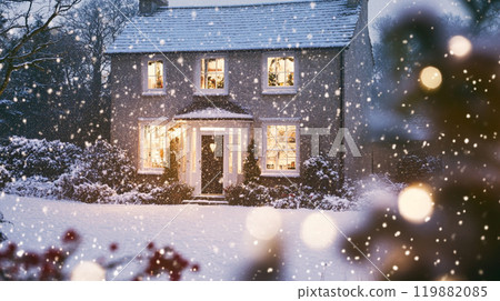 Christmas tree and decorations of the old house in winter in the night city 119882085