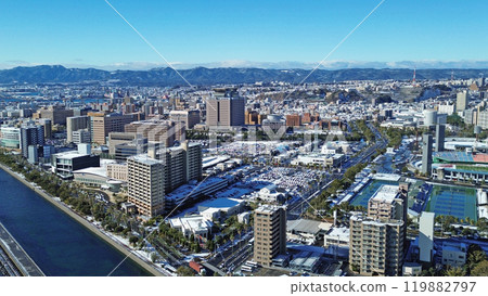 從鹿兒島市與次郎海岸鳥瞰白雪皚皚的城市景觀 從鹿兒島市與次郎海岸鳥瞰白雪皚皚的城市景觀 119882797