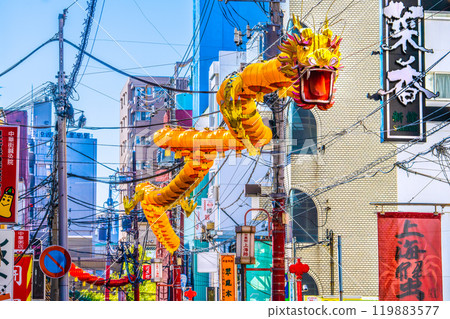 日本橫濱城市景觀2025年農曆新年燈籠-龍燈籠出現在唐人街上海路= 11月3日 119883577