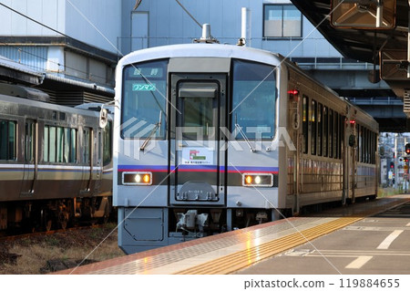 [JR West] Kiha 120 rapid train "Forest Art Festival Liner" (Tsuyama Line: Okayama Station) 119884655