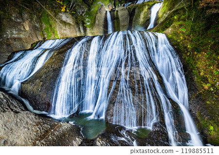 茨城縣袋田瀑布的紅葉燈飾 茨城縣袋田瀑布的紅葉燈飾 119885511