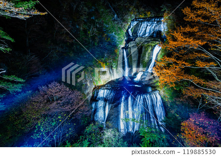 茨城縣袋田瀑布的紅葉燈飾 119885530