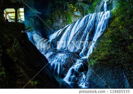 Ibaraki Fukuroda Falls Autumn leaves illumination 119885535