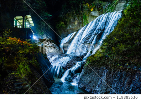 Ibaraki Fukuroda Falls Autumn leaves illumination 119885536