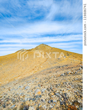 Climbing Mt. Ontake in autumn: Otaki summit to Kengamine (Hatcho Darumi) 119886741