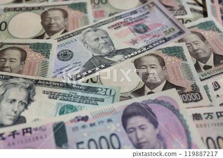 New Japanese banknotes and US banknotes 119887217
