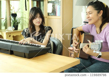 Play Music Together 119889786