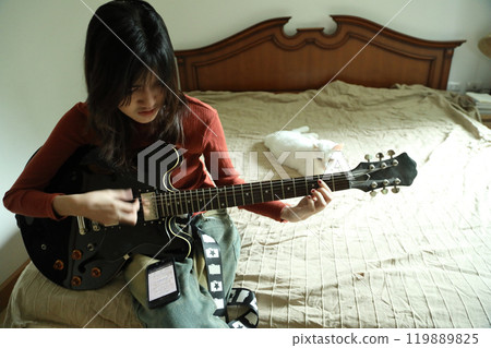 With Electric Guitar 119889825