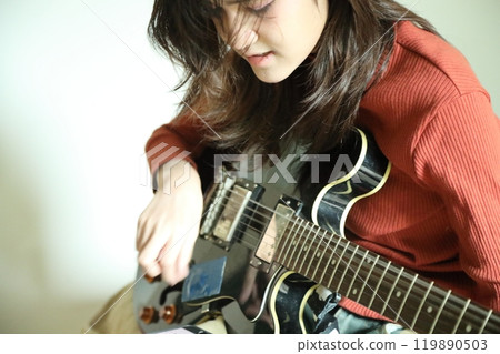 With Electric Guitar 119890503