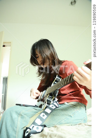 With Electric Guitar With Electric Guitar 119890509