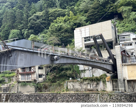 杖立橋 + 杖立多功能廳 (P-HALL)/新井精一 杖立橋 + 杖立多功能廳 (P-HALL)/新井精一 119894298
