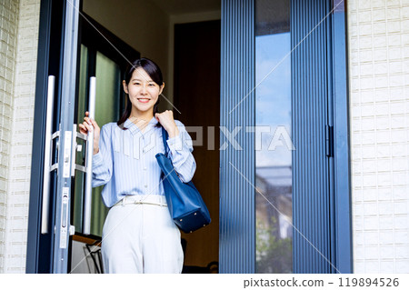 Woman going to work from home 119894526