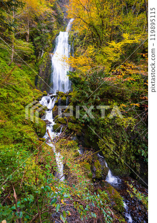 Akita Prefecture, Dakigaeri Valley, Kaikei Falls 119895115