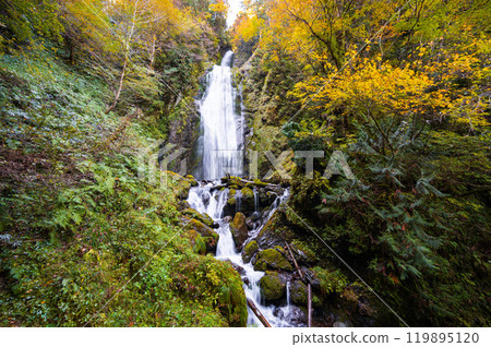 秋田縣抱谷懷舊瀑布 119895120