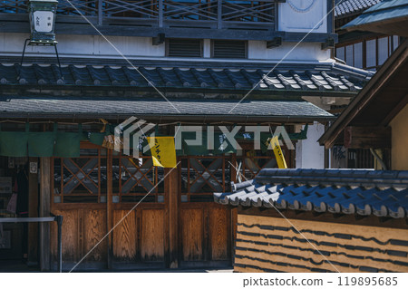 Scenery of the storefronts at Okage Yokocho in Ise 119895685