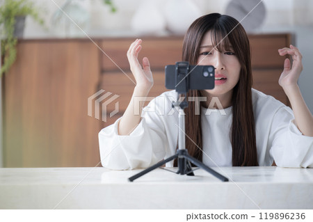 Wow, I messed up! A female video streamer who ended up in hot water Wow, I messed up! A female video streamer who ended up in hot water 119896236