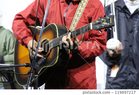 Live guitarist 119897217