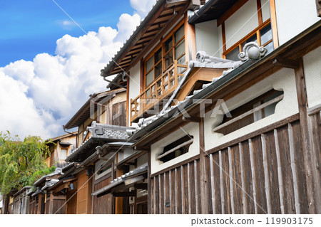 京都祗園街景（京町家） 119903175