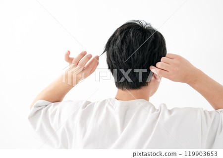 Middle-aged man, hair care, back view Middle-aged man, hair care, back view 119903653