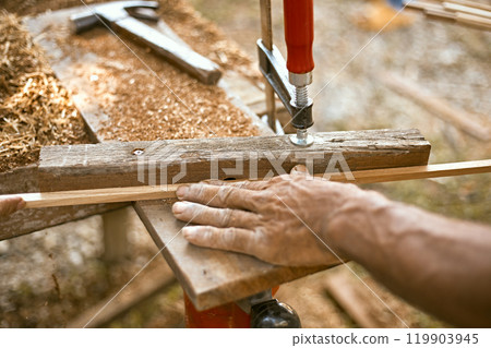 carpenter working carpenter working 119903945